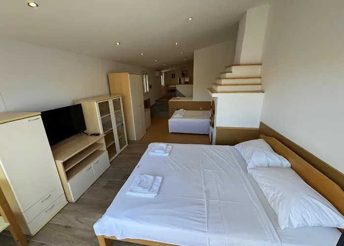 Valentino By Pag Tours Appartement *